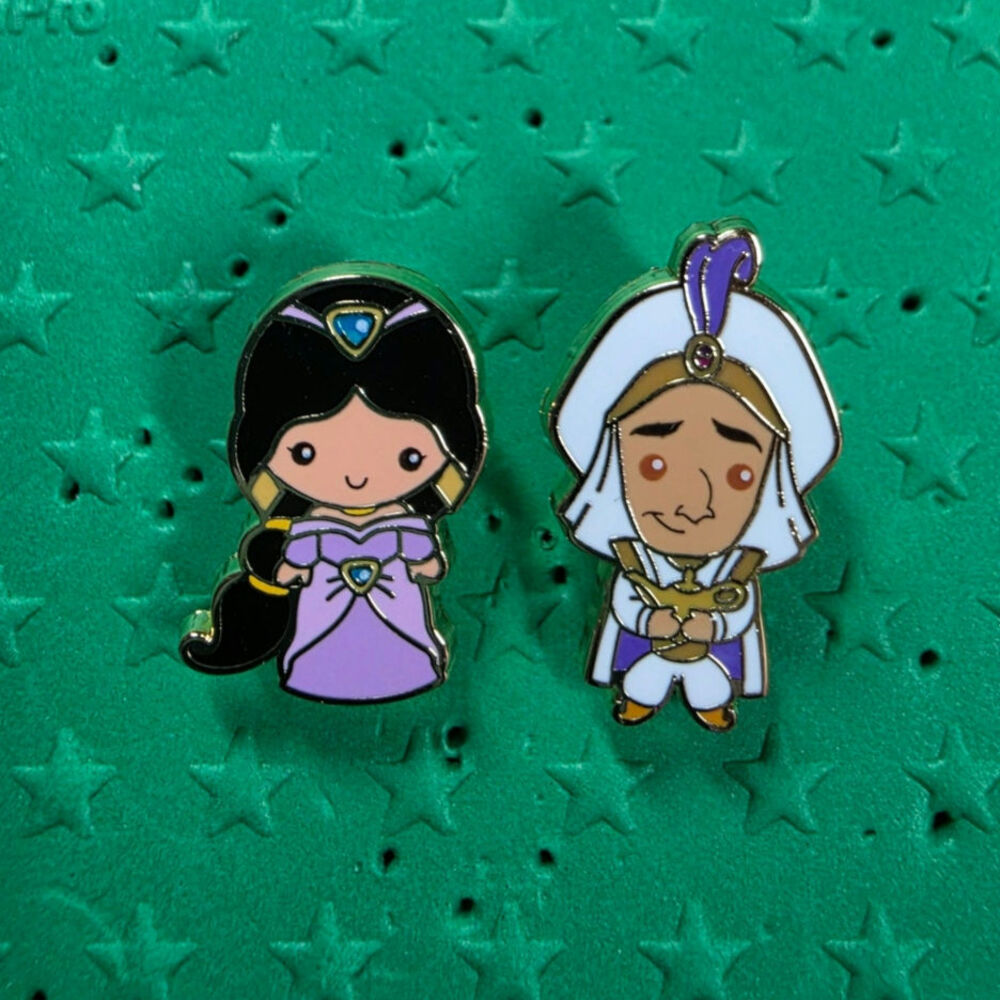 Palm Disney Princess Jasmine,& Prince Aladdin micro Romance pin. Le400